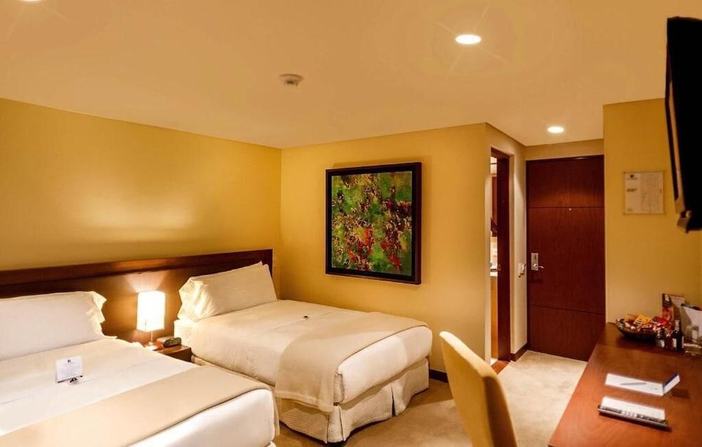 Blue Suites Hotel Bogota Bagian luar foto