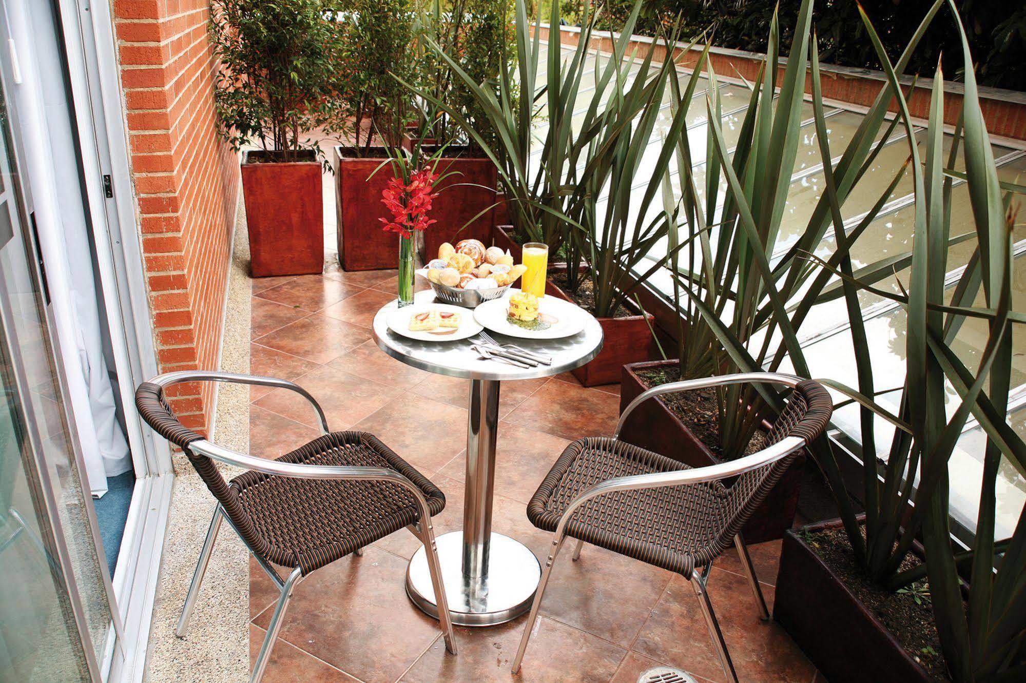Blue Suites Hotel Bogota Bagian luar foto